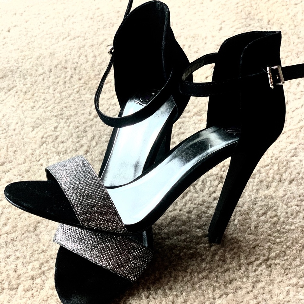 Dressy silver/black heals. Size 7.5. New Just fab